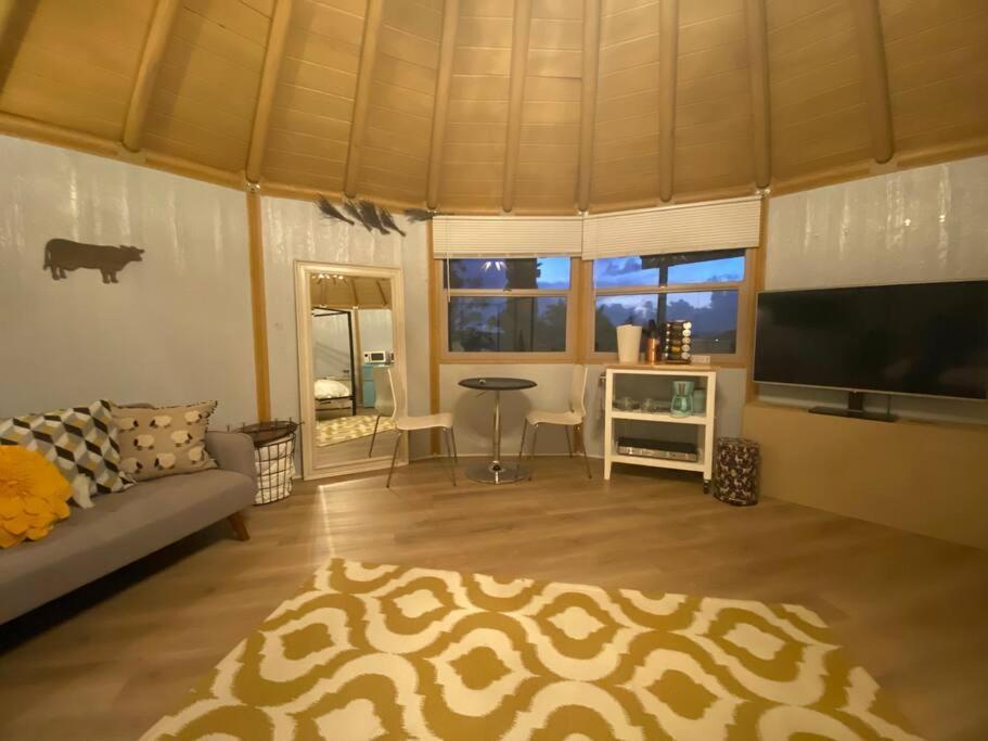 Valley Center Glamping-Sky Dome Yurt-Tiny House-2 By Lavenders Field 빌라 외부 사진